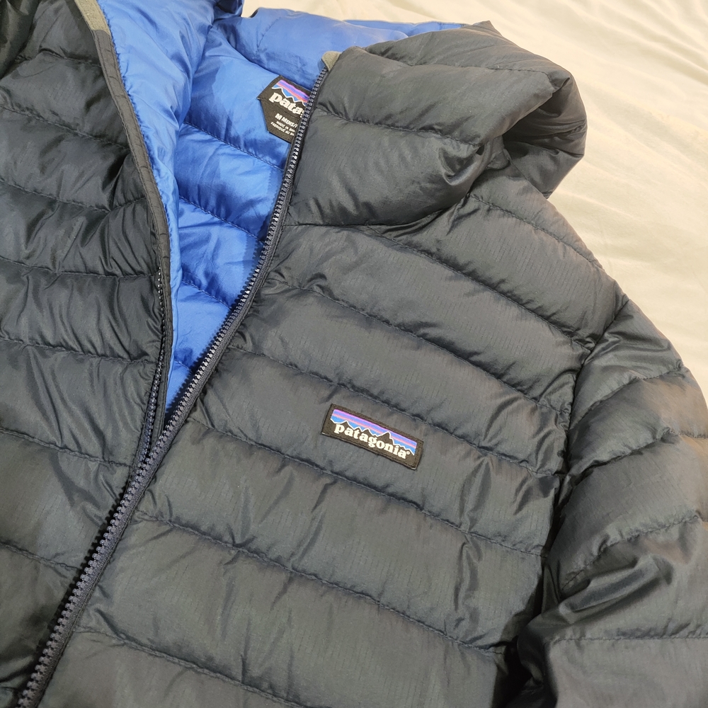 Patagonia Men's Down Sweater Hoody
Size M